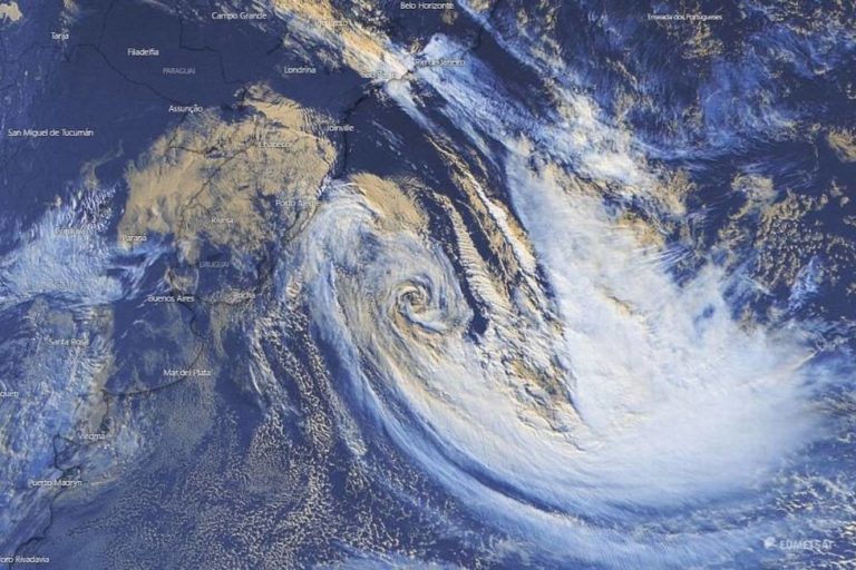 x305885.560638-Ciclone-bomba.jpg.pagespeed.ic.jXNYQuEjns