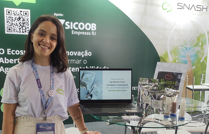 Gabriell – Bean Possible no estande do SNASH na Rio Innovation Week de 2024