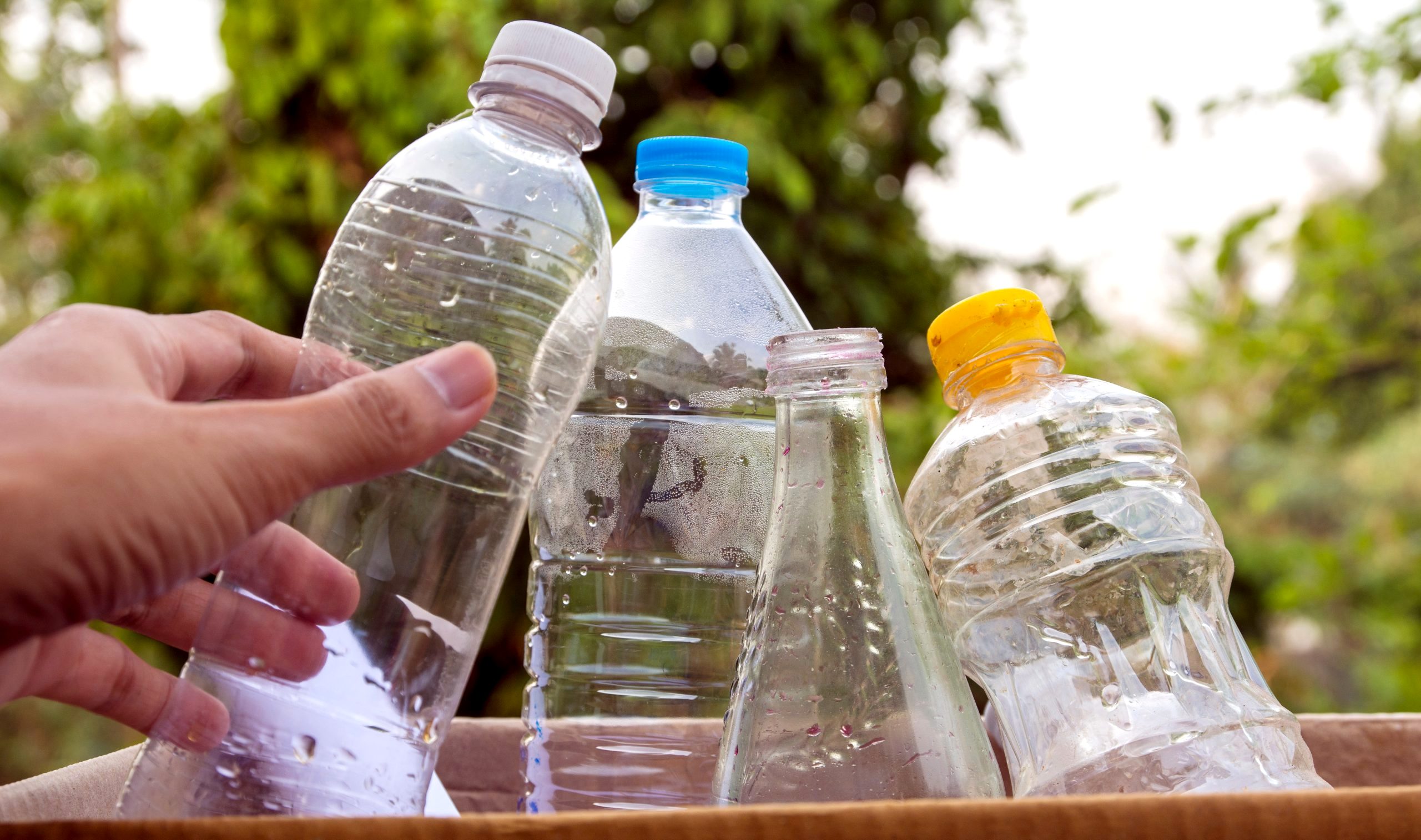 0 – FOTO ABRE -reciclagem_plastico_ypedia-scaled – Copia